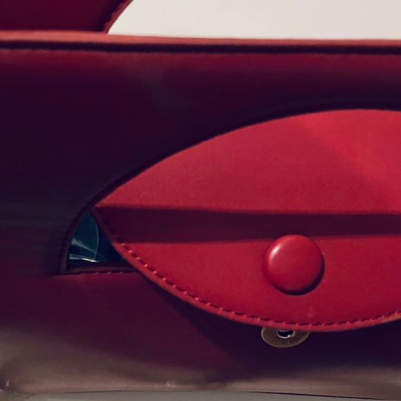 1960s-Style Cherry Red Structured Handbag - Picture 4 of 9